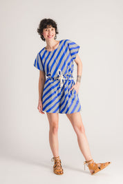Top azul sin mangas