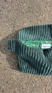 Riñonera de pana verde oscuro para mujer