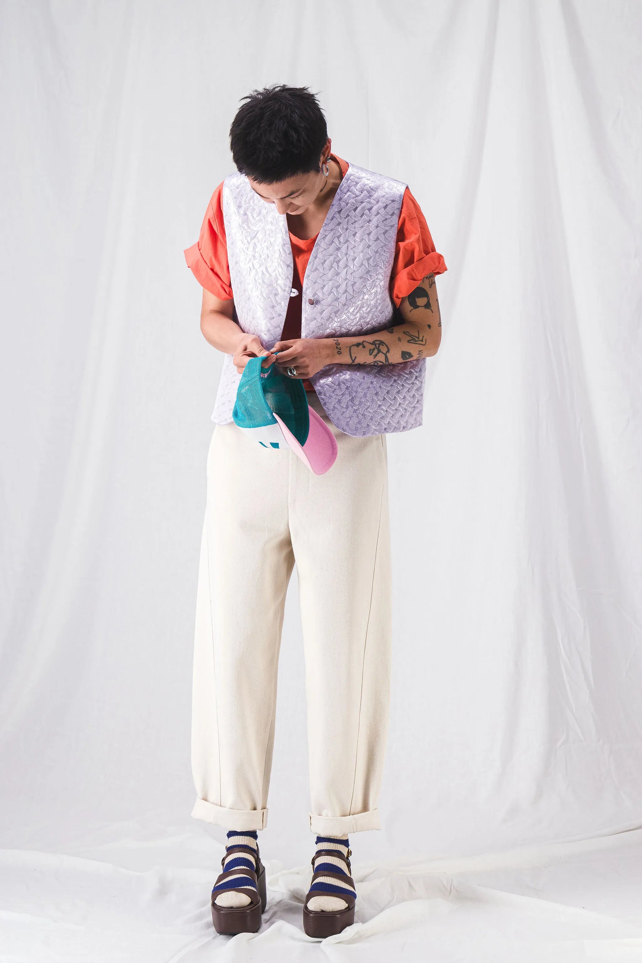 chaleco sin mangas de lurex morado 1