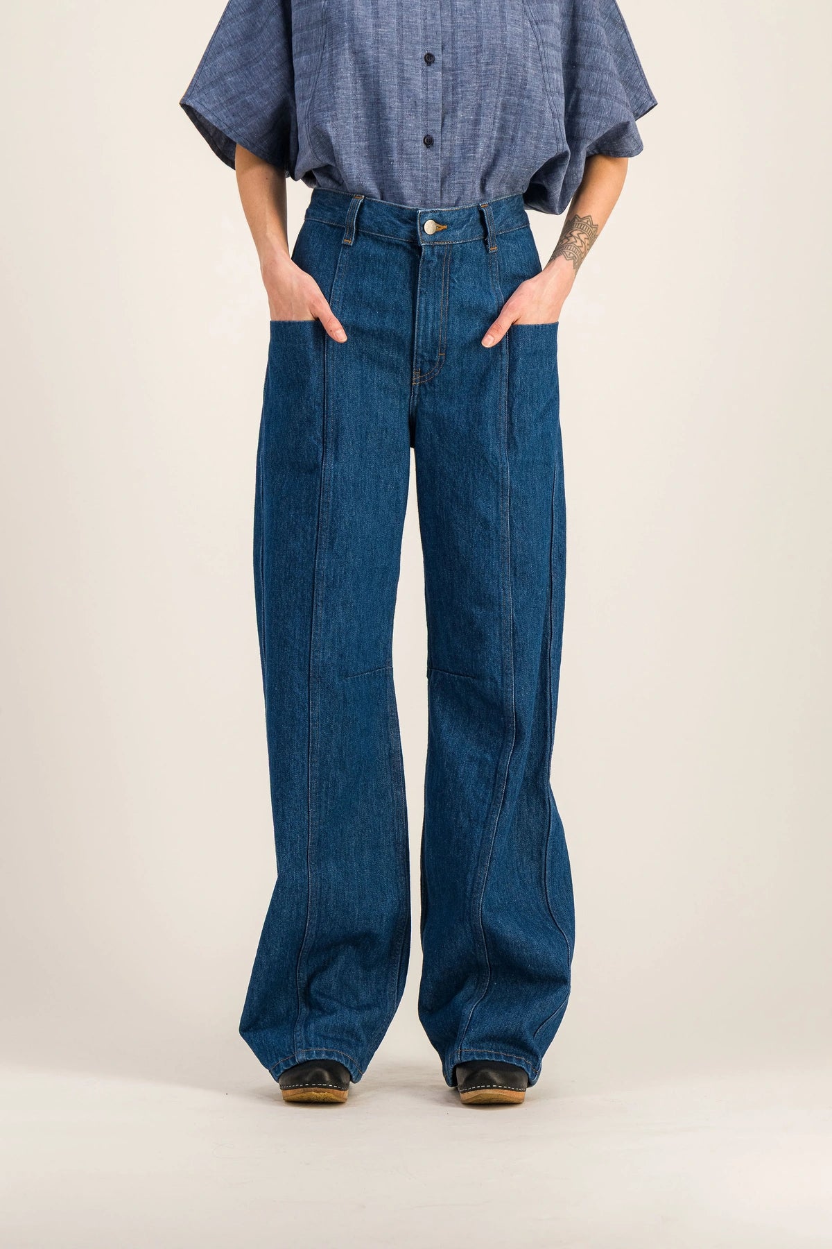 Jean-barrel-taille-haute-tonio_Denim3.webp