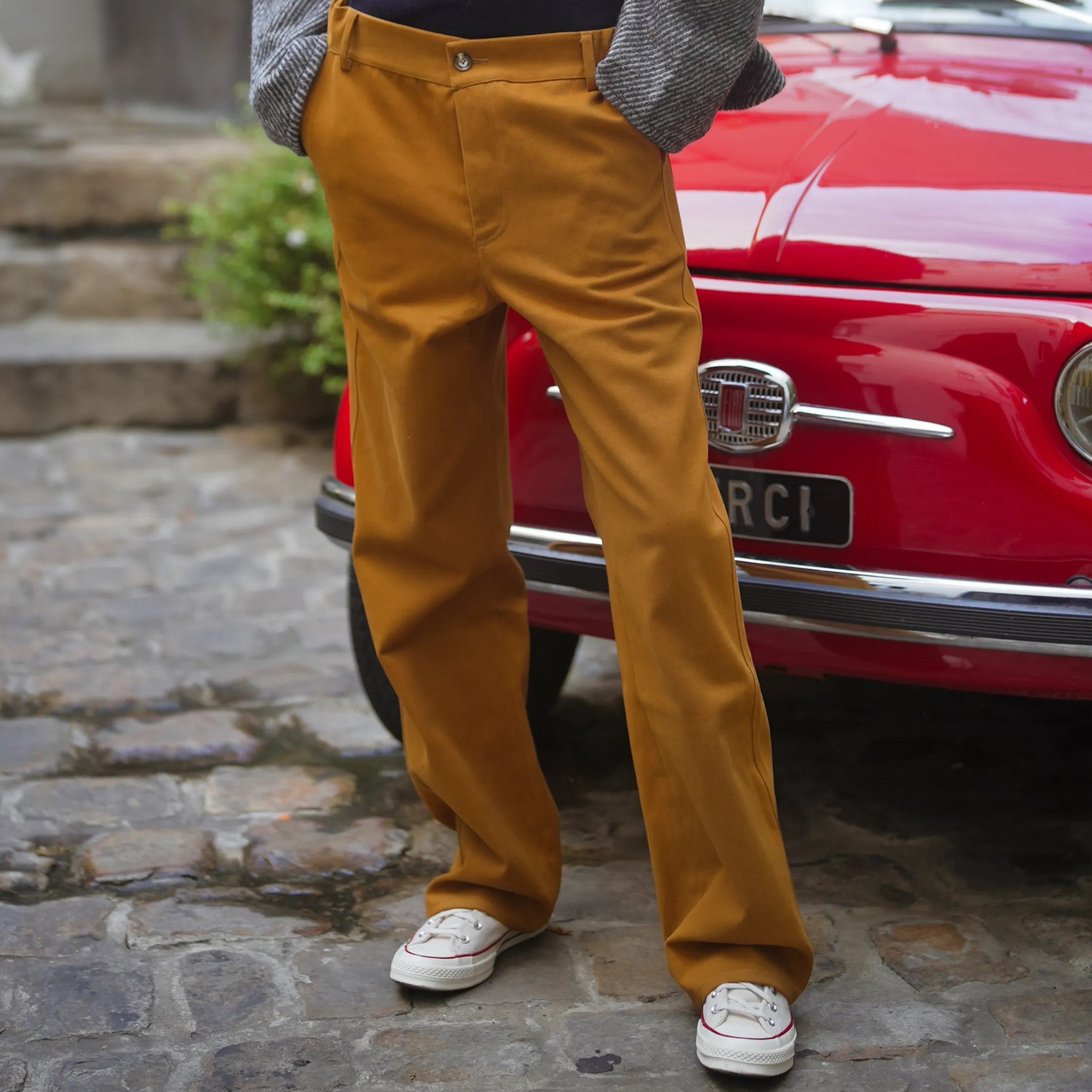 Pantalones anchos marrones de mujer