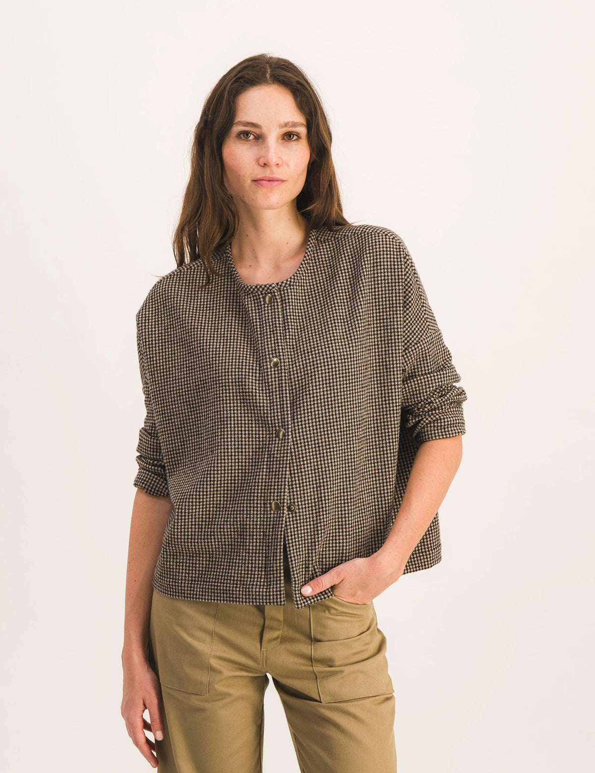 top-carreaux-noir-beige-taiga-carreaux