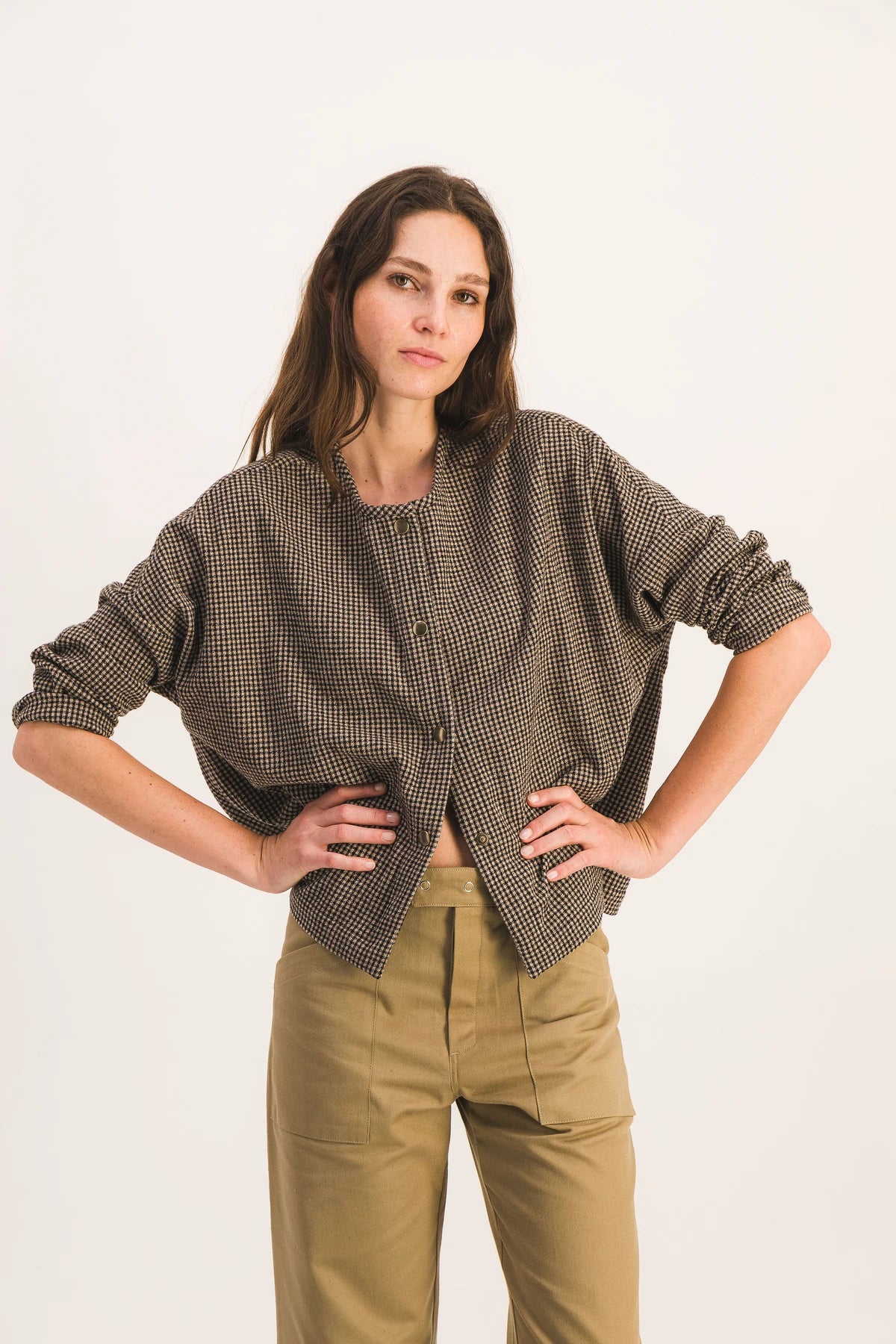 top-carreaux-noir-beige-taiga-carreaux