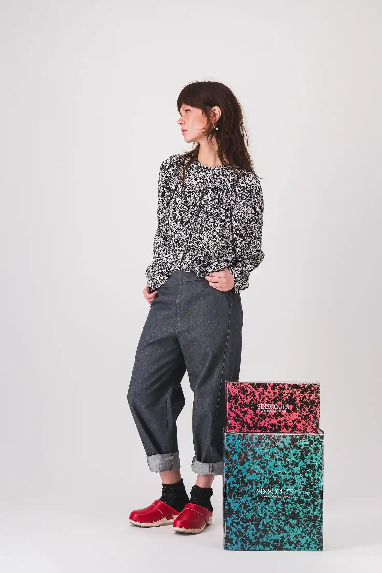pantalones_mujer_jean_gris_retorcido_pantalon_manou_pe25