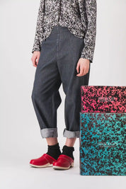 pantalones_mujer_jean_gris_retorcido_pantalon_manou_pe25