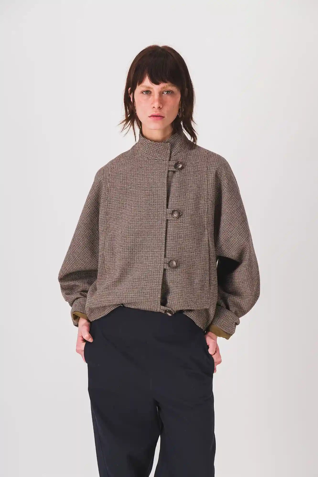 Chaqueta de lana pata de gallo con tirantes. Chaqueta de jaspe PE25