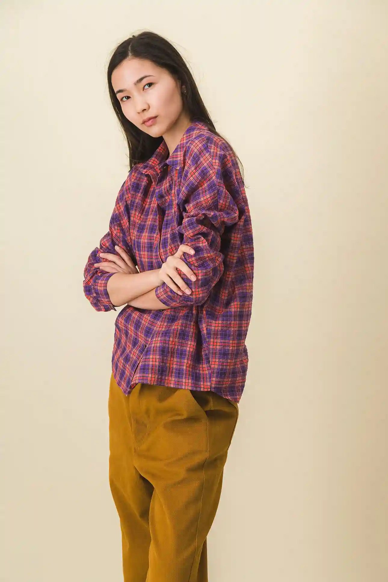 Camisa a cuadros rojos y azules para mujer