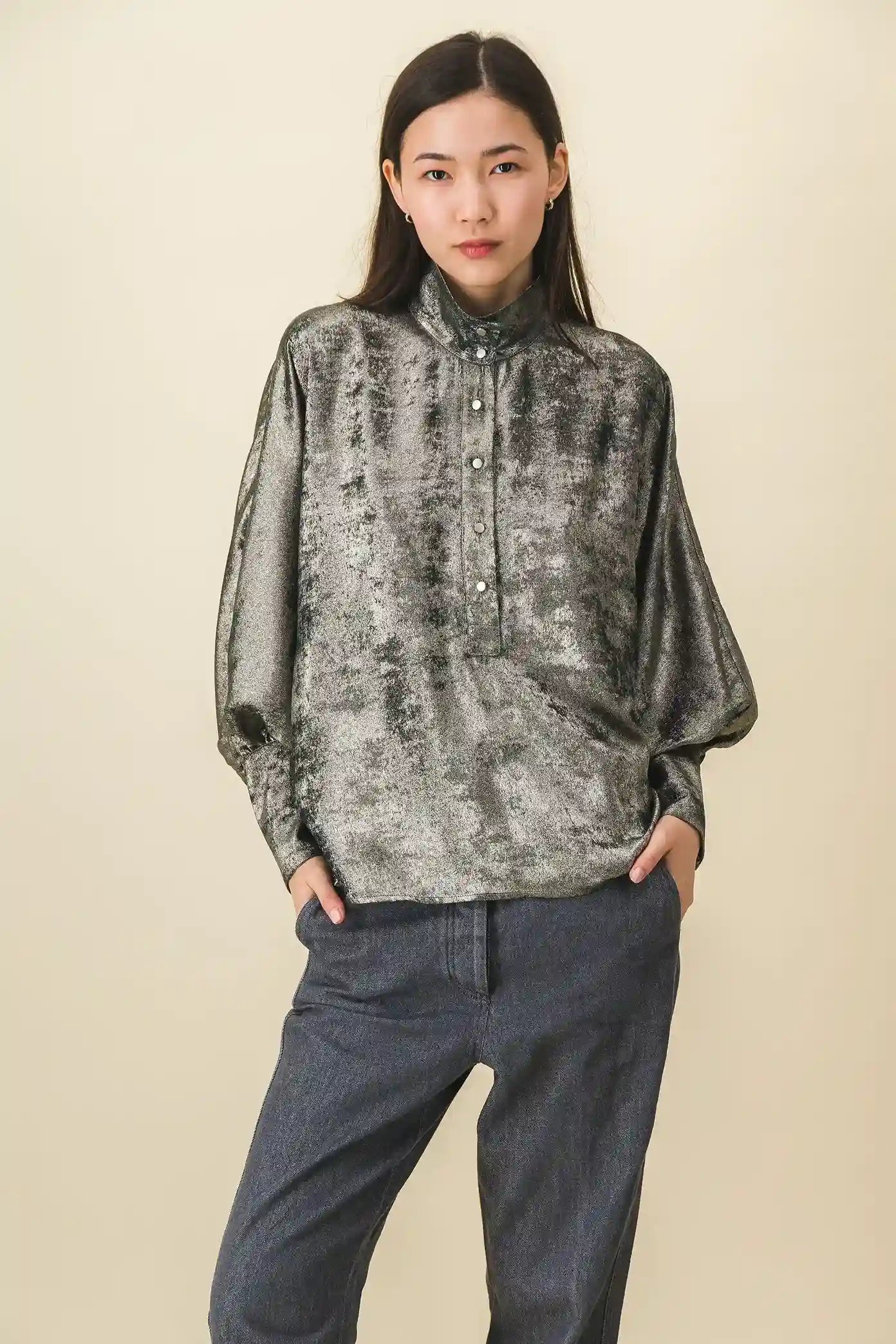 Camisa de terciopelo verde y gris para mujer