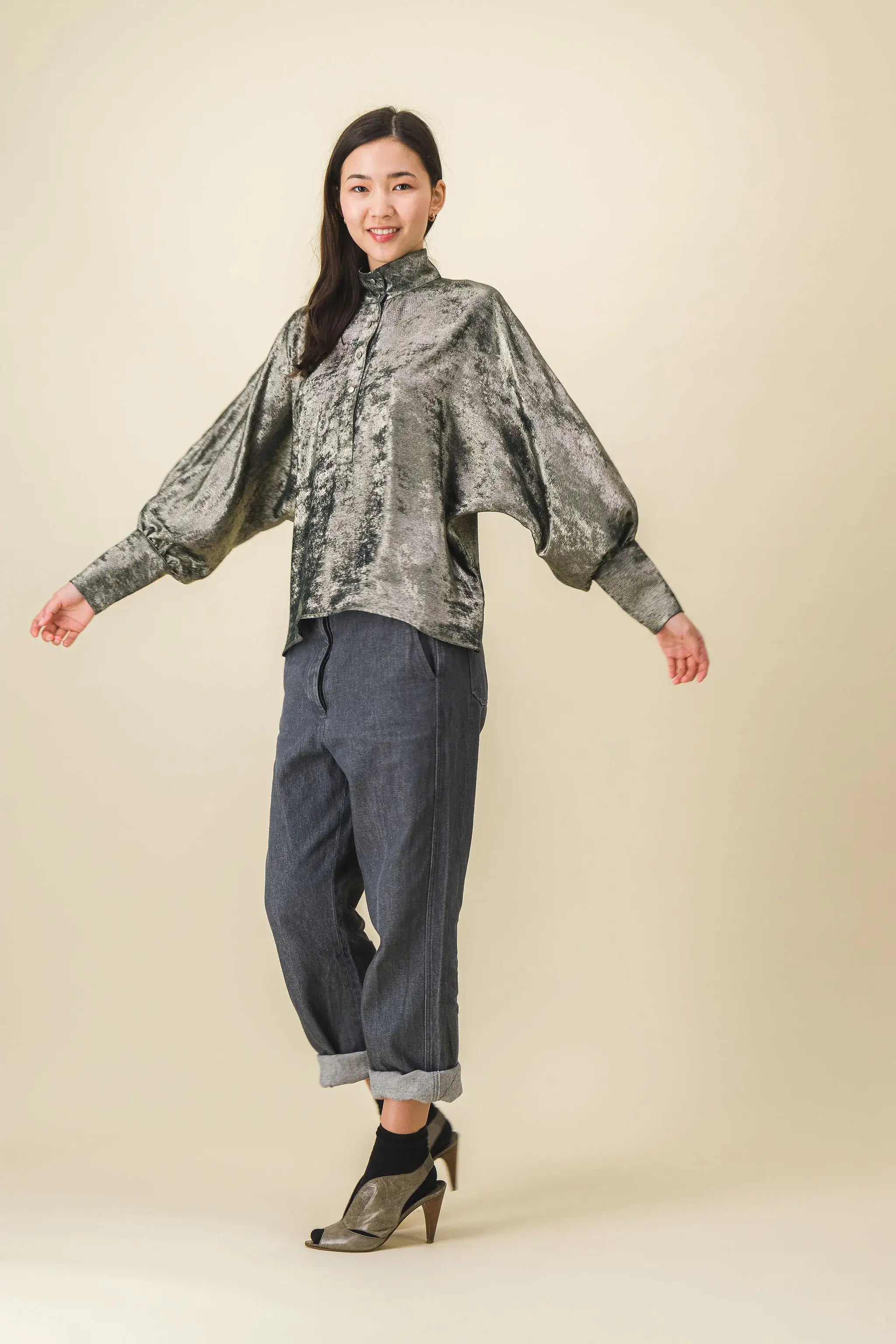 Camisa de terciopelo verde y gris para mujer