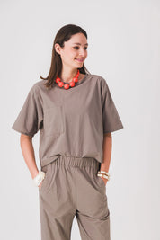 Top de mujer de manga corta color caqui, top Gena color caqui, pe25