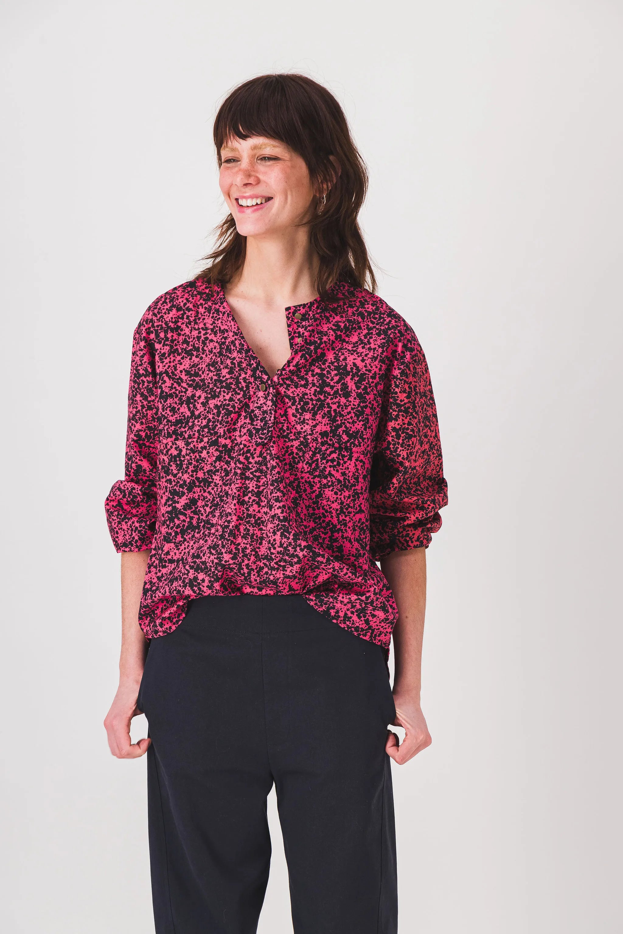 Camisa larga de mujer estampada nada pe25
