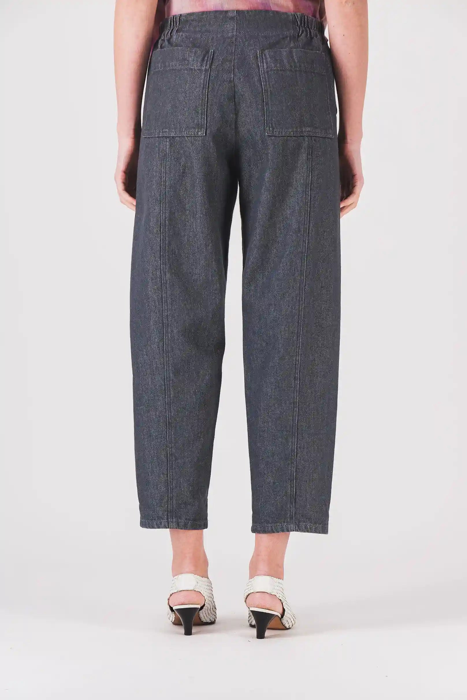 pantalones_mujer_jean_gris_retorcido_pantalon_manou_pe25