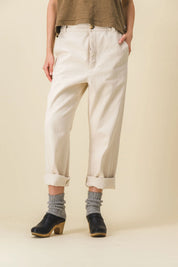 Pantalones anchos blancos de mujer
