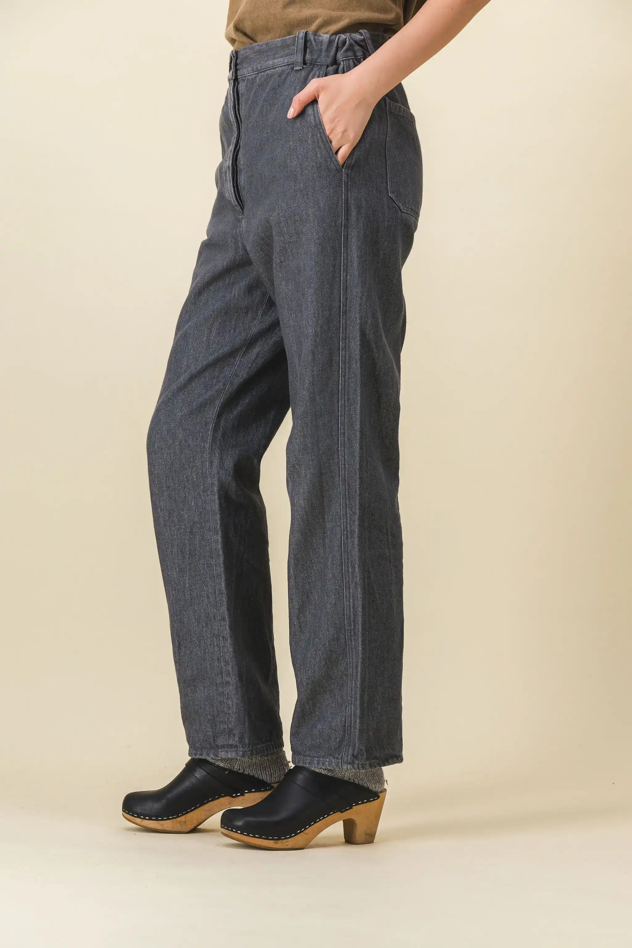 Pantalones vaqueros grises de pierna ancha para mujer