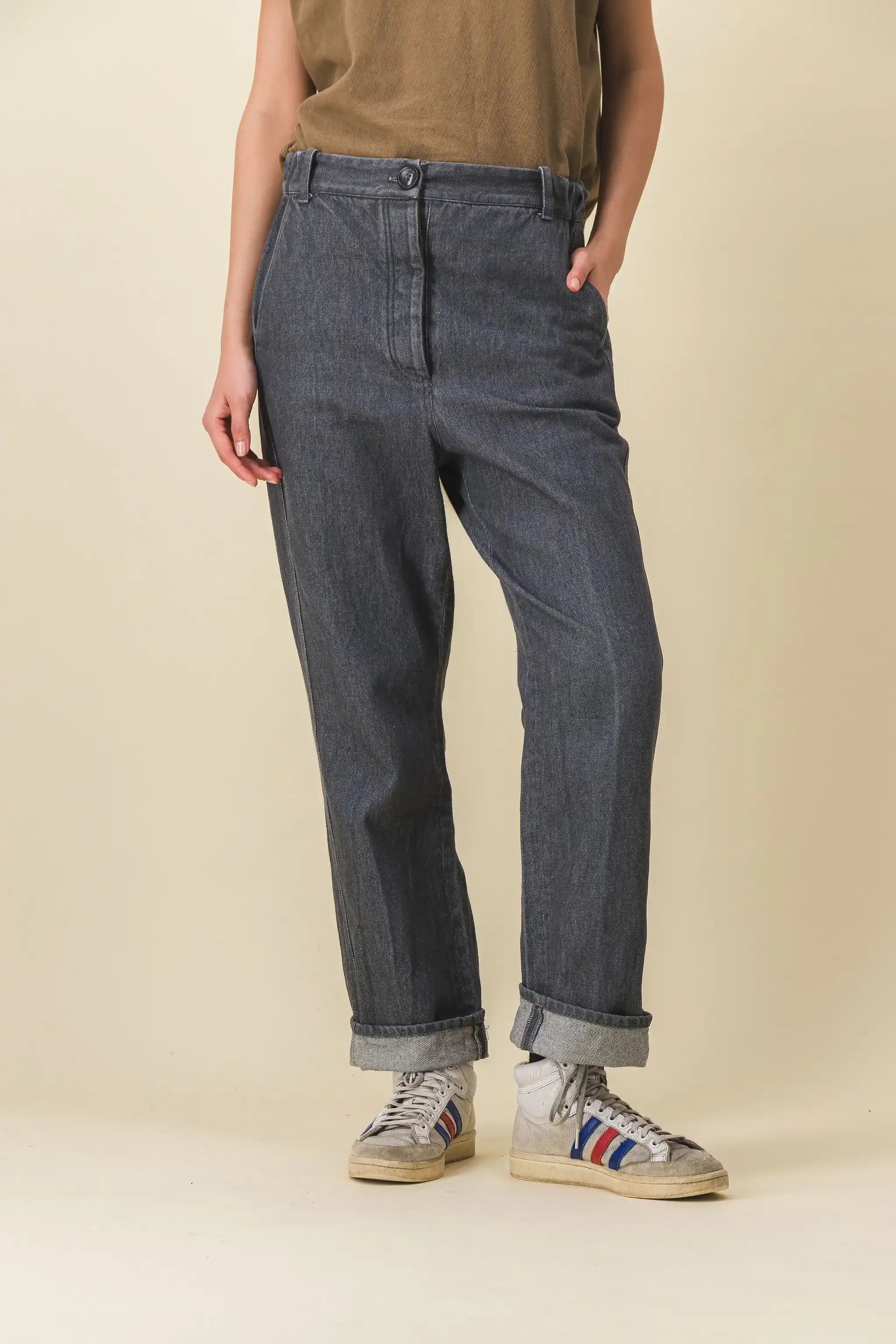 Pantalones vaqueros grises de pierna ancha para mujer