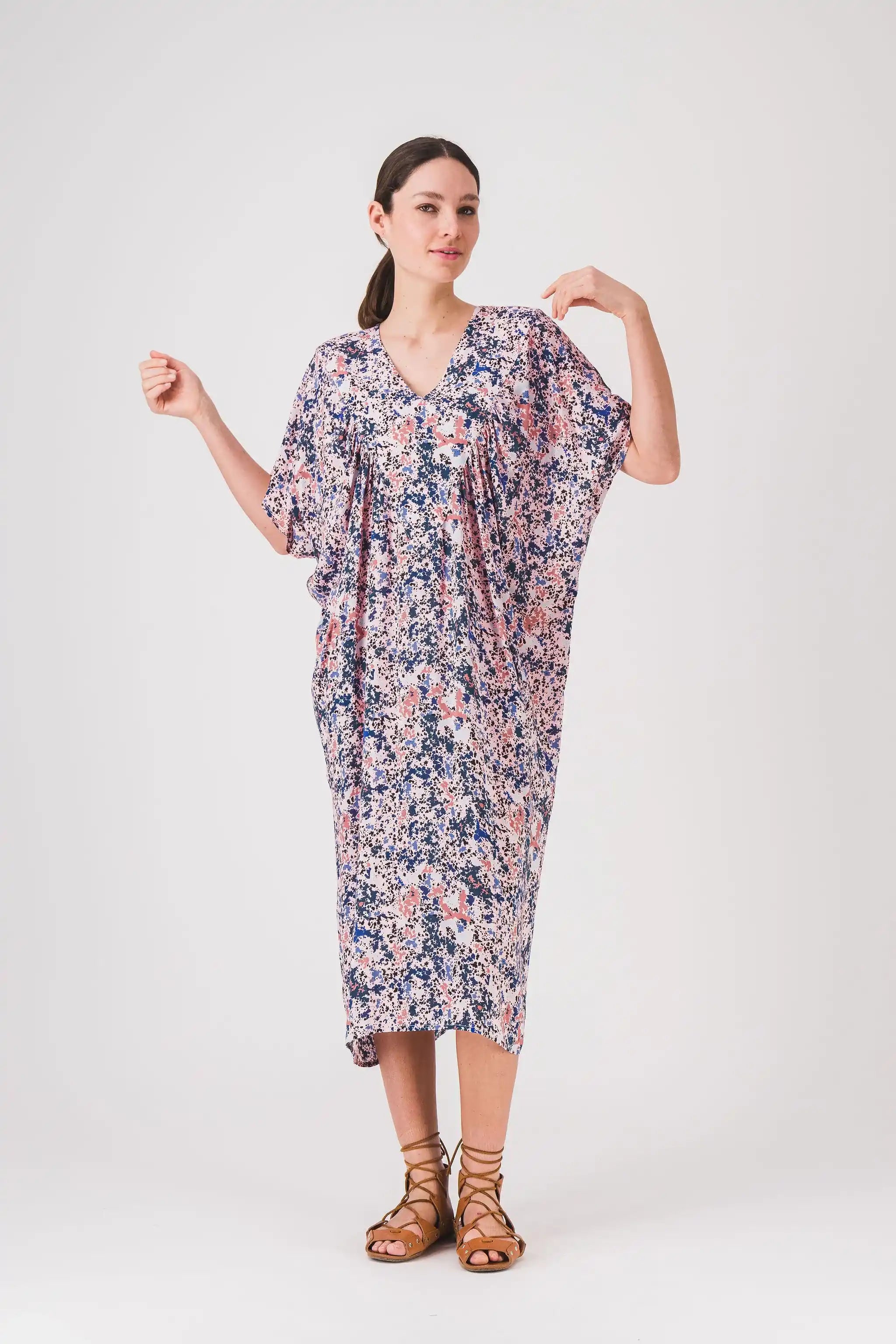 vestido estampado cuello pico largo bertha pe25