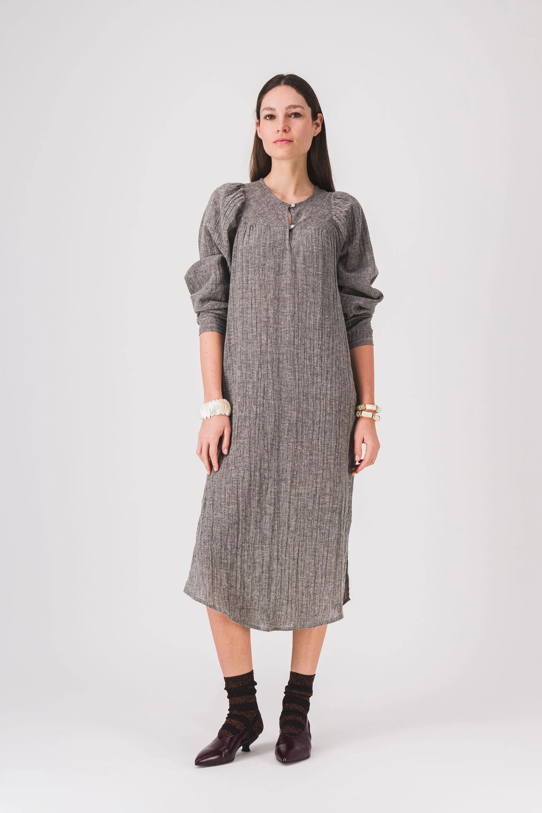 vestido largo recto gris vestido de vanidad pe25