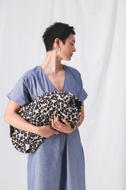 BOLSO DE MENSAJERO POLLY LEOPARD
