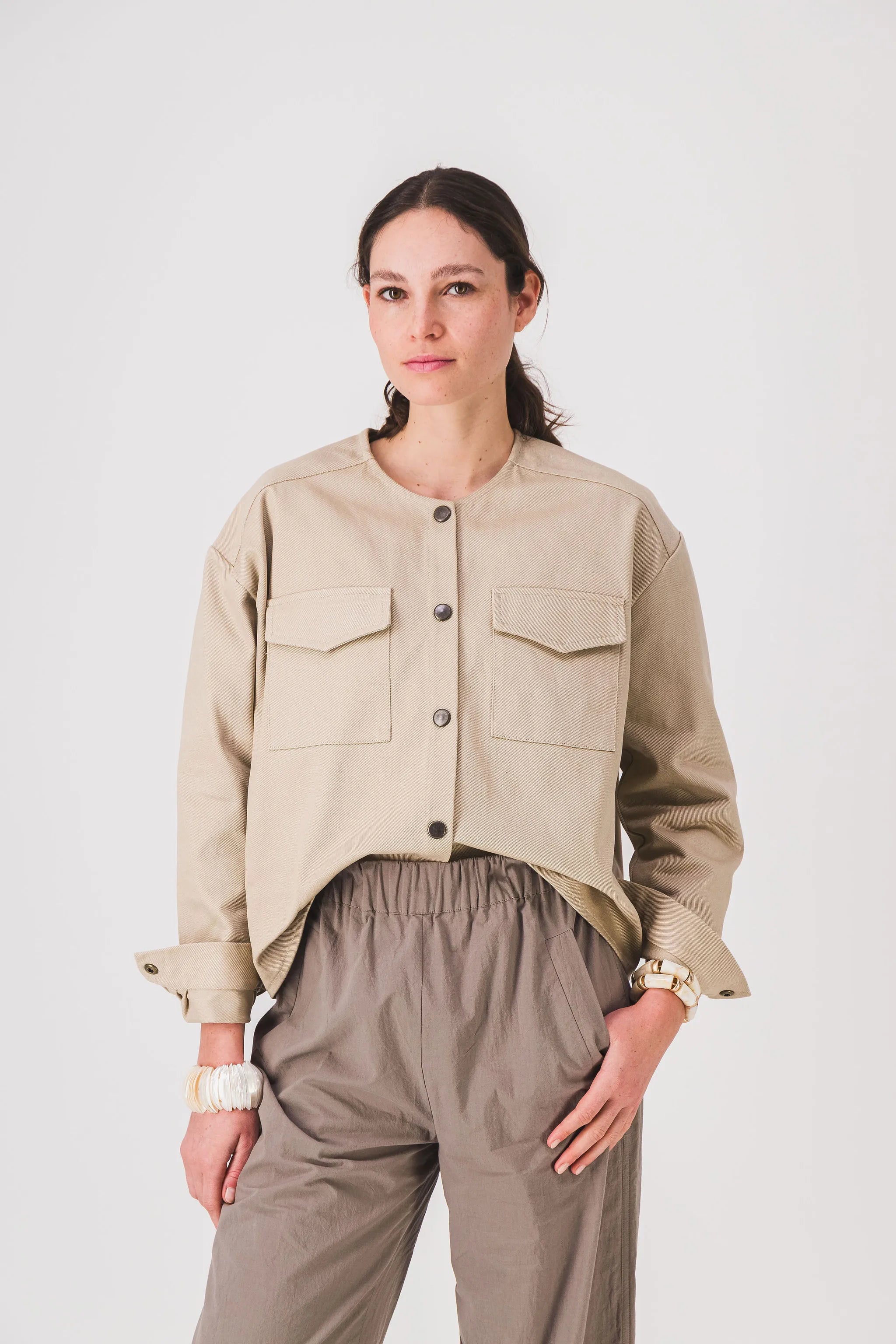 Chaqueta corta de mujer beige dolly jacket pe25