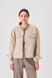 Chaqueta corta de mujer beige dolly jacket pe25