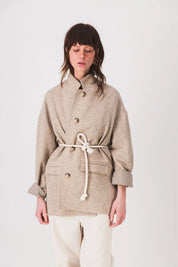 chaqueta recta de lana beige, chaqueta donita, pe25