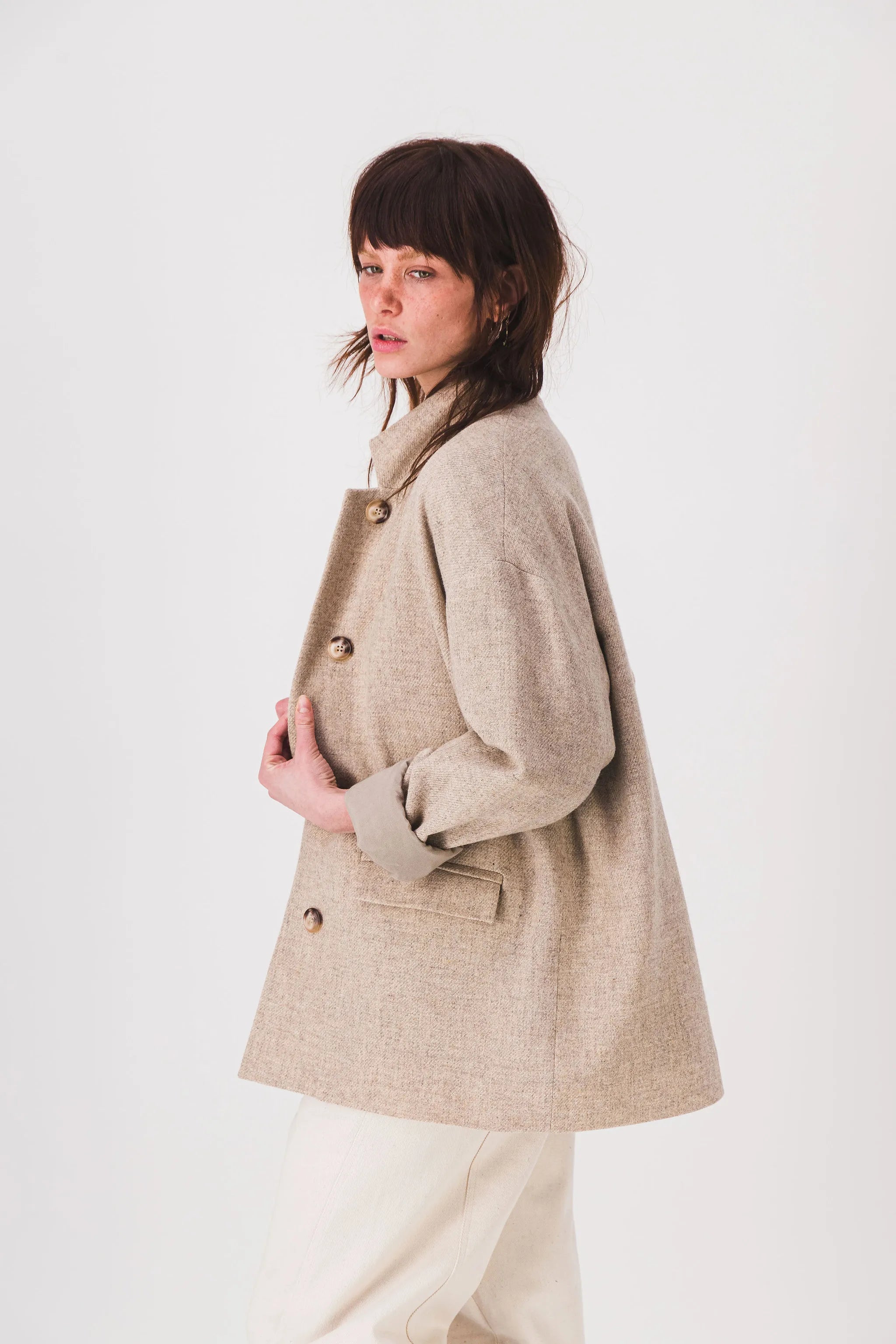 chaqueta recta de lana beige, chaqueta donita, pe25
