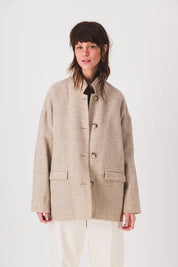 chaqueta recta de lana beige, chaqueta donita, pe25