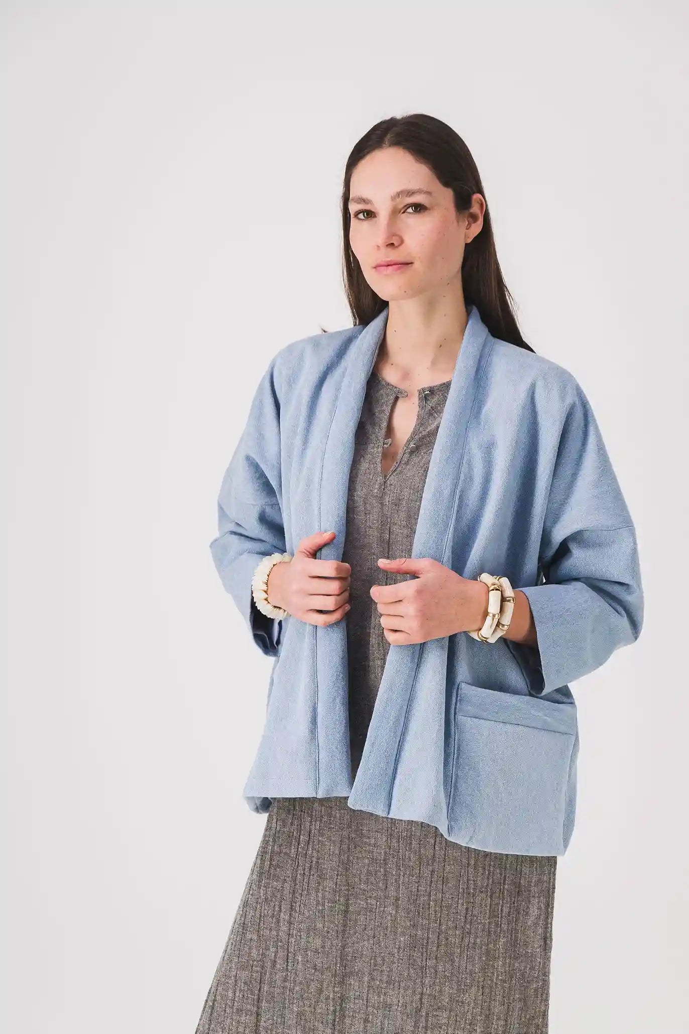Chaqueta kimono de mujer_vaqueros azules_chaqueta Barbara_PE25